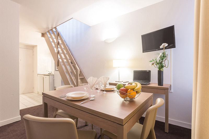 Zenitude Hotel-Residences Magny les Hameaux Bagian luar foto